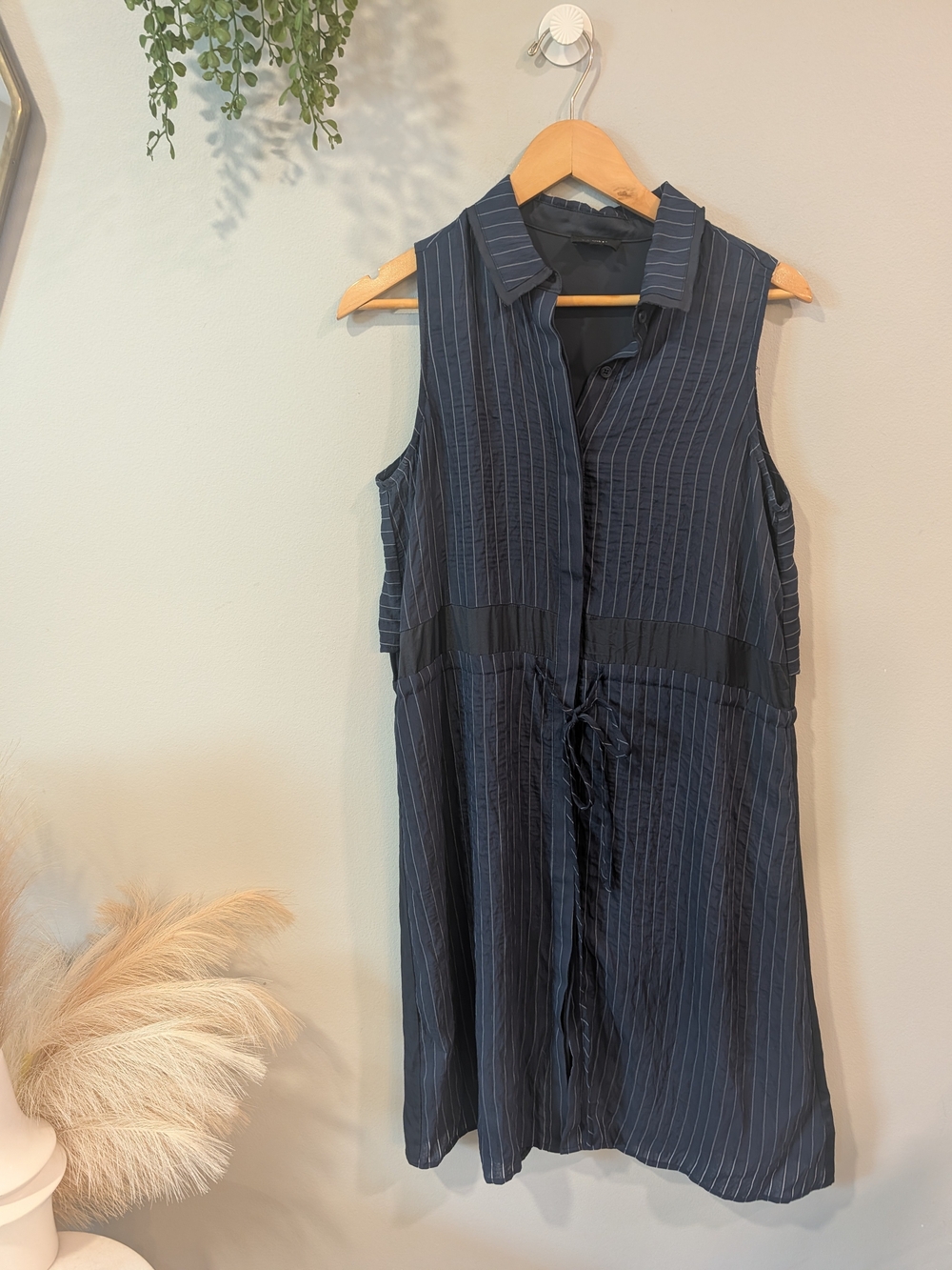 Maac Sleeveless Navy Pinstripe Midi Dress with Tie Waist Sz M